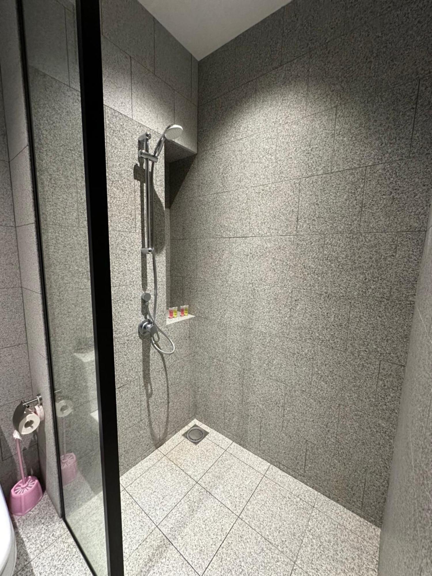Scarletz Suites Klcc By Numa Kuala Lumpur Exterior photo