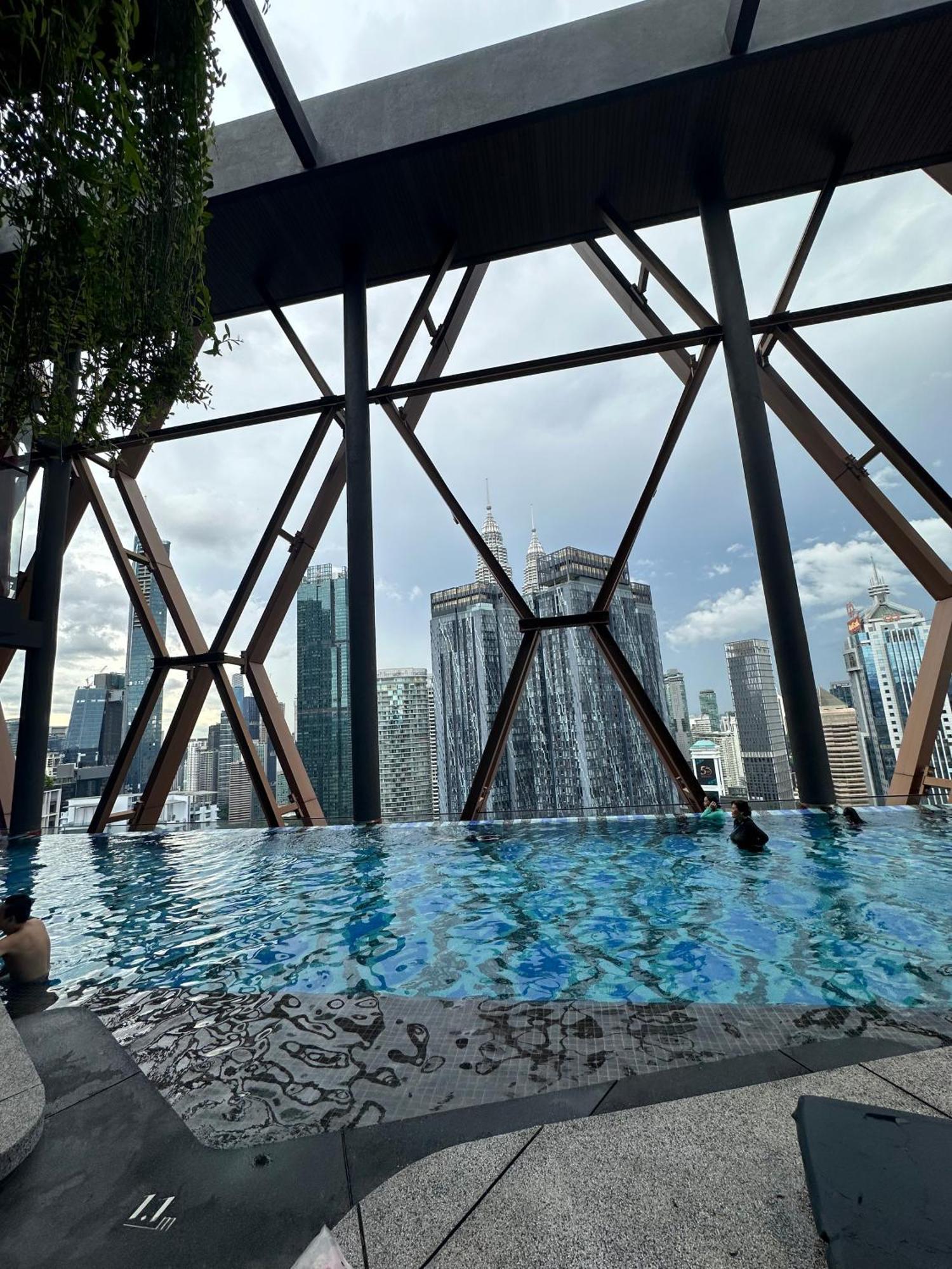 Scarletz Suites Klcc By Numa Kuala Lumpur Exterior photo